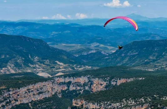 Fotografía parapente - Camping Iturbero, Lumbier, Navarra.